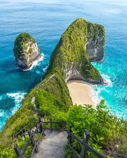 舞台はバリ島